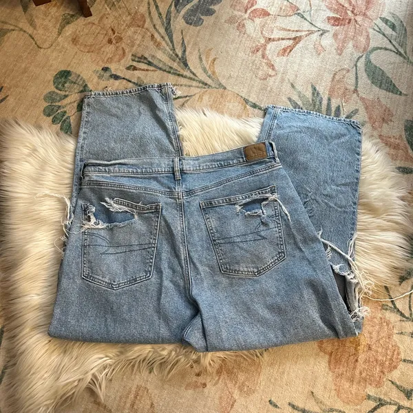 AMERICAN EAGLE Super High Rise Baggy Straight Jean In Medium Indigo - Image 8
