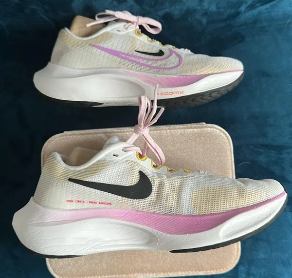 USED NIKE RUNNING SZ 6.5 - Image 4