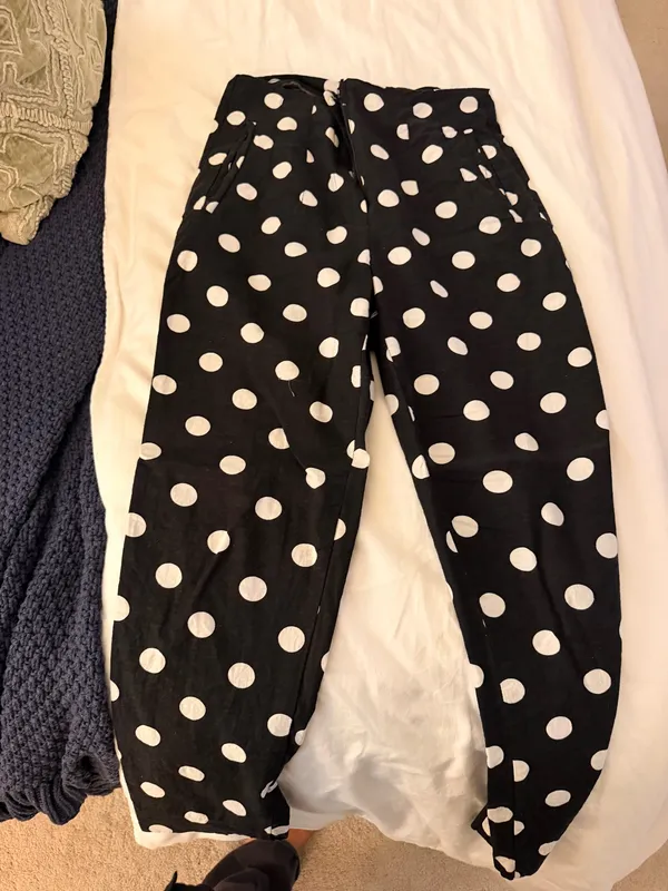 Black and White Polka Dot Slack and Blouse Set - Image 3