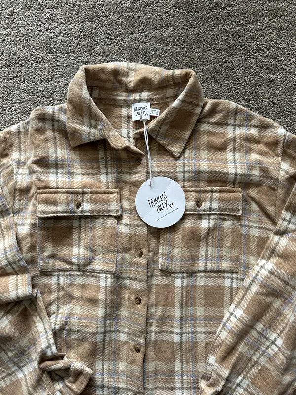 NWT Princess Polly Button Up Shirt  - Image 4