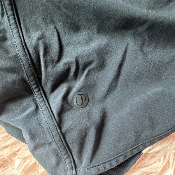 EUC CRZ Yoga Navy Women's Athletic Shorts Small - Image 3