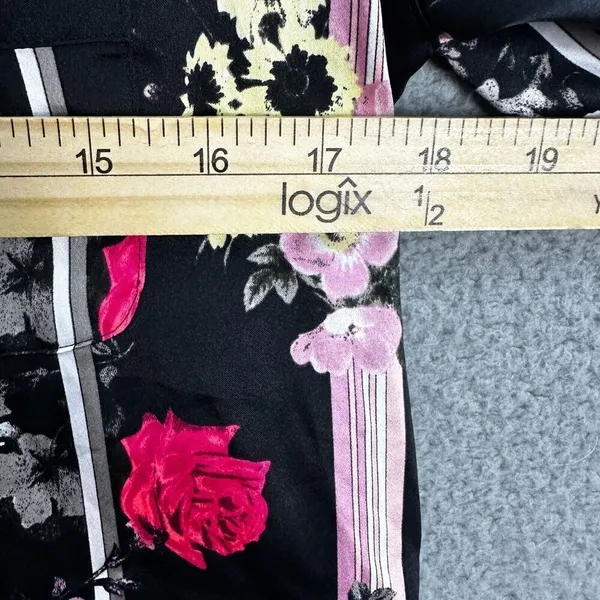 Victorias secret pajama top womens XS short‎ black floral roses satin button up - Image 4