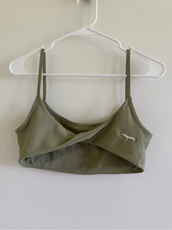 Iwa Company robbed twist back sports bra activewear athleisure gym yoga hiking - Image 2