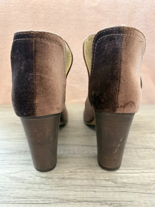 Steve Madden Kaitt Brown Velvet Velour Peep Toe 3.5” Stacked Block Heel 9 - Image 3