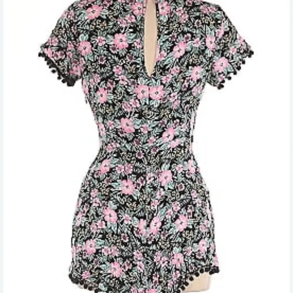 Aeropostale live love Dream Black and Pink romper with Floral Print NWT - Image 2