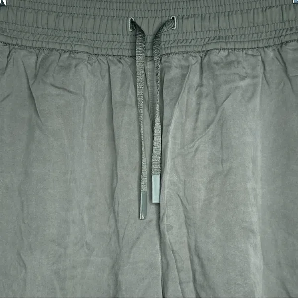 Lululemon Feeling Femme Short Size 4 - Image 4