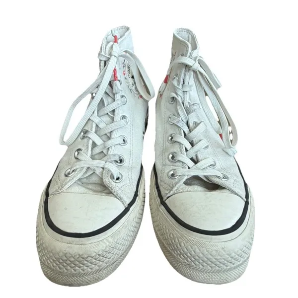 Converse High Tops WOMENS 7 White Embroidered FLOWERS Canvas Chuck Taylor - Image 5