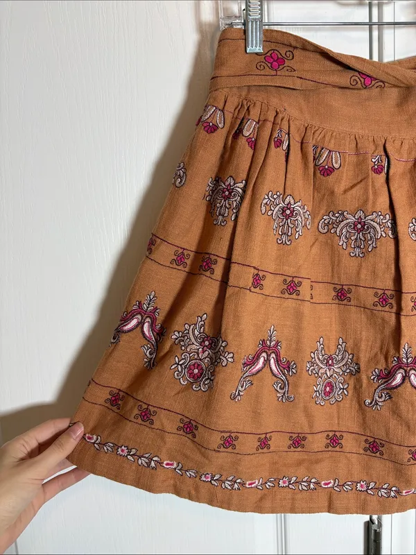 Anthropologie Meghan Embroidered Mini Skirt Size 10 - Image 4