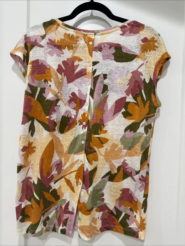 Joie 100% linen Floral Multi Color tee cap sleeves - Image 2