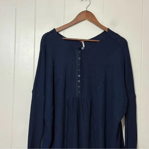 Free People Leo Henley Long Sleeve Top Blue Waffle Knit Oversized Boho Size S - Image 3