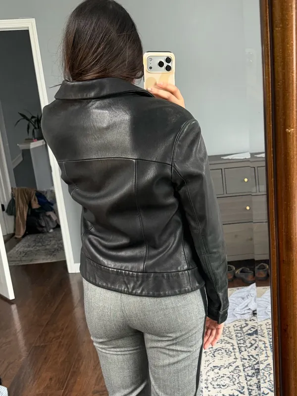Vintage Black Leather Zip-Front Jacket - Image 11