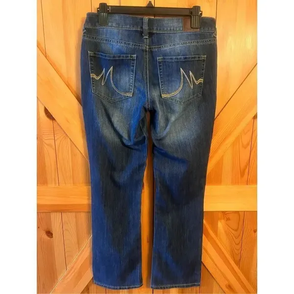 Maurices Jeans Women 2 Short Boot Cut Low Rise Dark Wash Distressed (1112) - Image 4