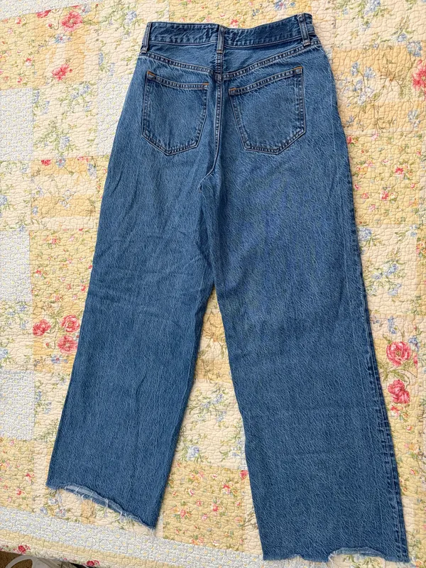 Abercrombie High-Rise Jeans Curve Love - Image 3