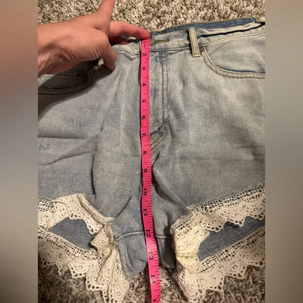 👖 Free People Lace Trim‎ Jean Shorts 🌸 Boho Light Wash Denim 29 👖 - Image 4