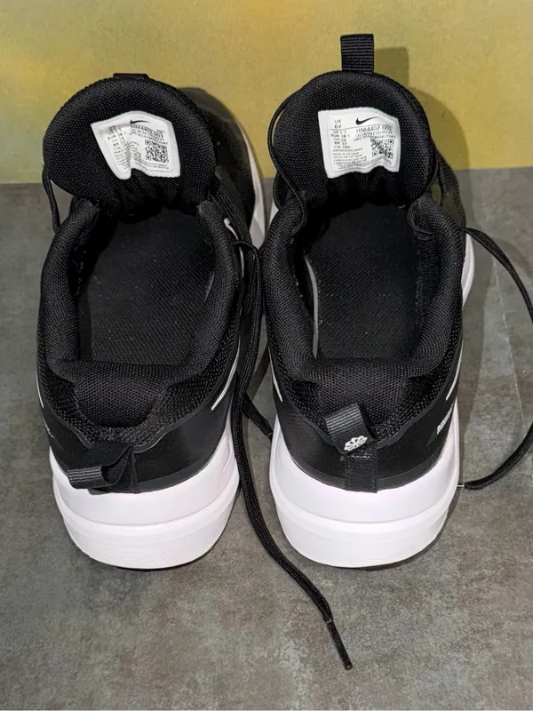 Nike Cosmic HM4402-003 Black/White Women's Sneakers Size 7.5-8 - Image 7