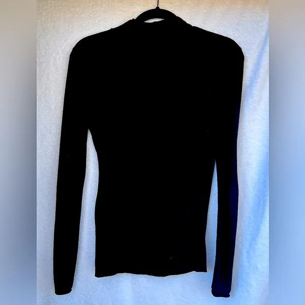 Nic & Zoe Charcoal Black Overlay Wrap Light Sweater Sz M - Image 2