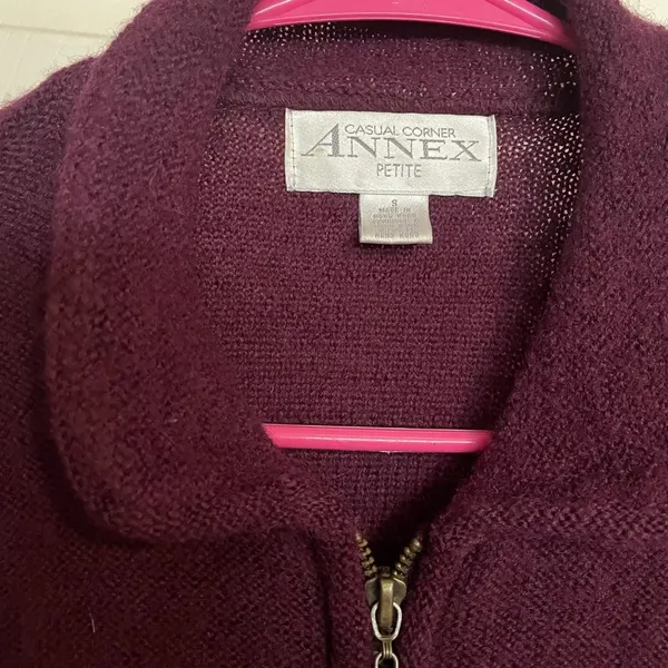 Womens Casual Corner Annex Petite Full Zip 100% Wool Sweater Maroon Size Small - Image 2