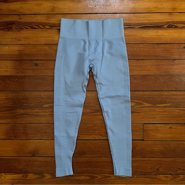 SET Active x Revolve Leggings in Lavendar - Image 3