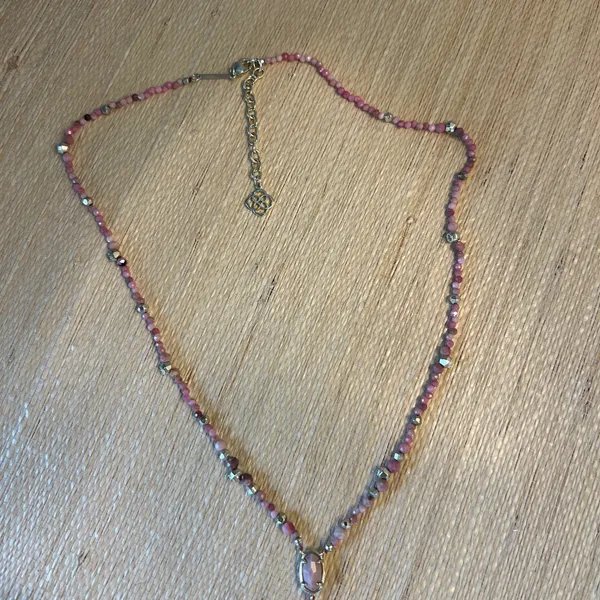 Kendra Scott Bethany Y Lariat Necklace in Pink - Image 2