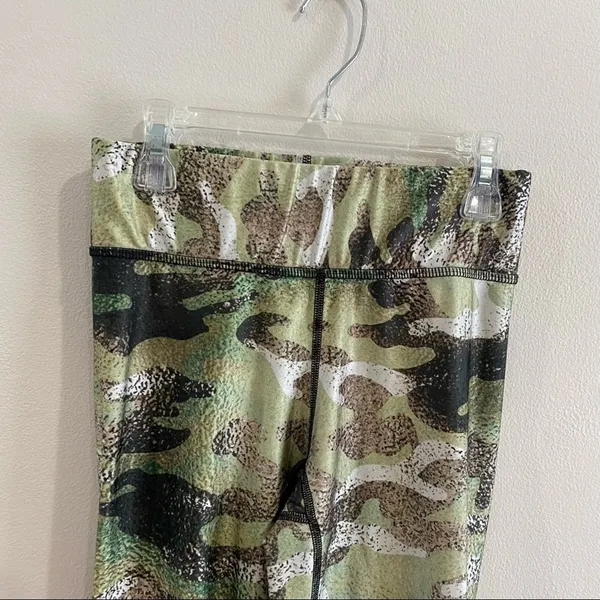 Terez Womens Metallic Green Camo Leggings Small Activewear Yoga Pants Camouflage - Image 4