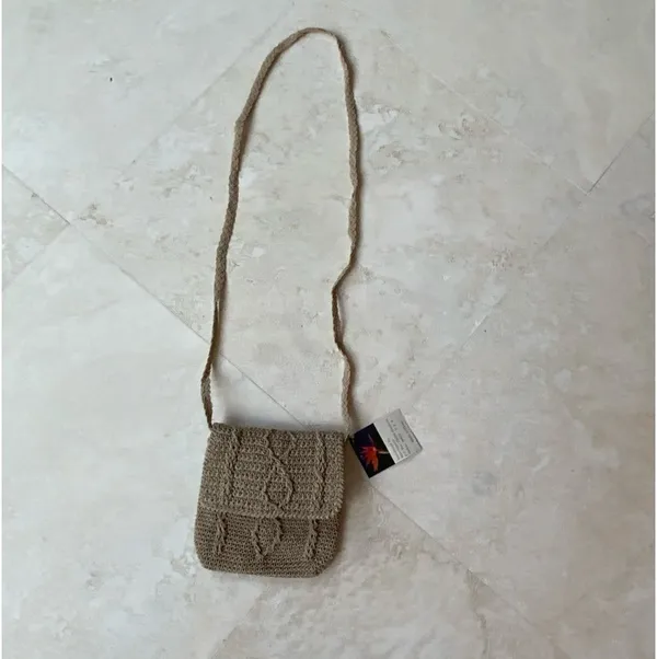 Cute, Macrame Crossbody Beige Zippered Bag w/Coin Pouch -NWT - Image 4