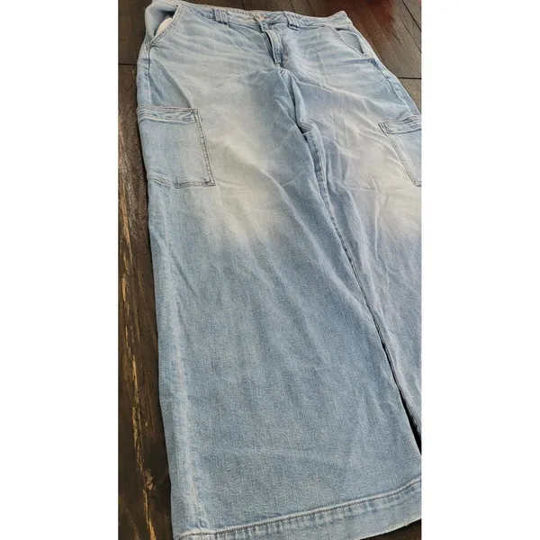 American Eagle Super High Rise Light Wash Cargo Baggy Wide Leg Jeans Womens 14 - Image 5