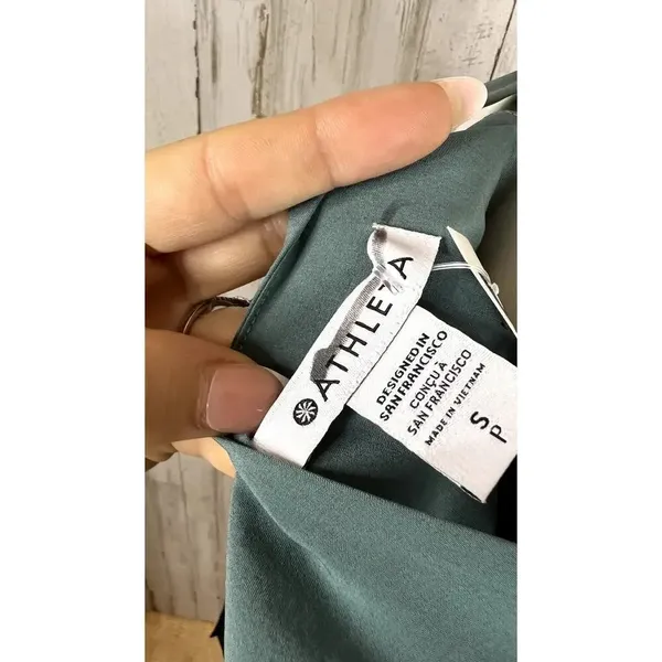 NWT Athleta Women's Small Pleated Deep Ocean Teal Sleeveless V-Neck‎ Tank Top - Image 3