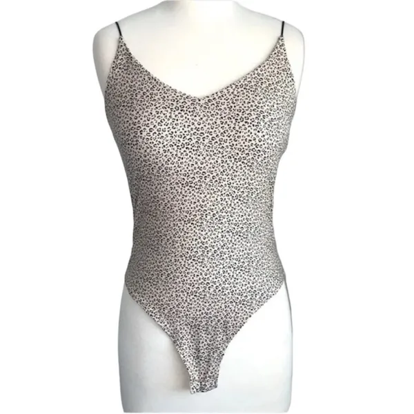 Nordstrom Gaze Size XS Leopard Printed Bodysuit. - Image 3