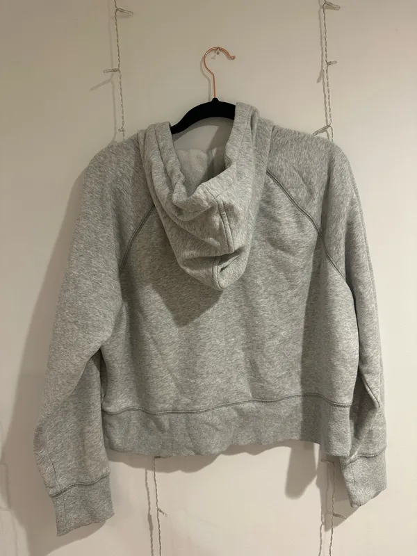 Universal Threads Grey Sweatshirt - Image 2