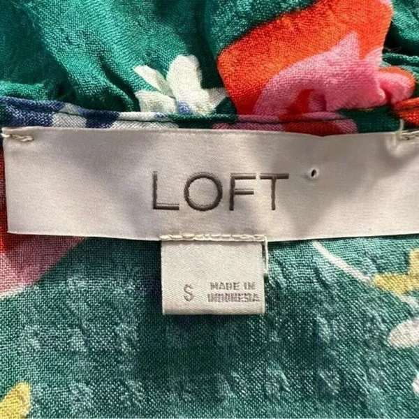 LOFT Green Floral Bouquet ‎ Ruffle Trim Tie Neck Blouse L/S NWOT Size Small - Image 9