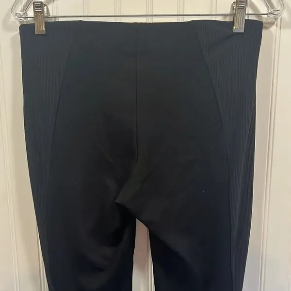Hue black mid rise leggings - Image 6