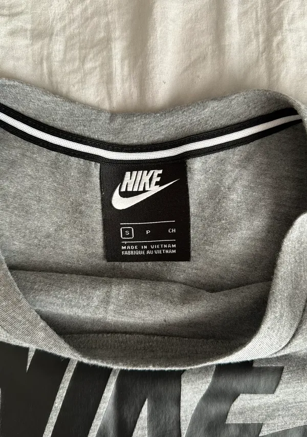 Nike Cropped Top - Image 2