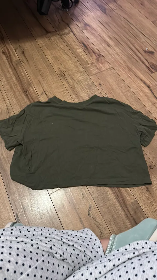 Cropped Nike Tee - Image 2