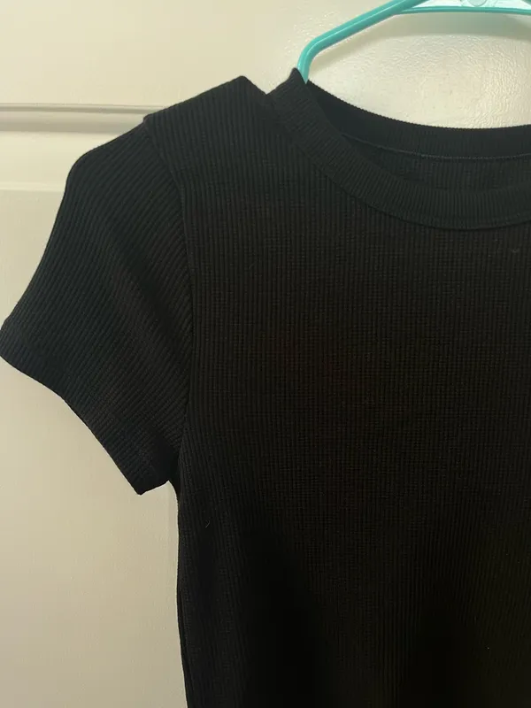 American Eagle Black Waffle Knit Tee Shirt - Image 2