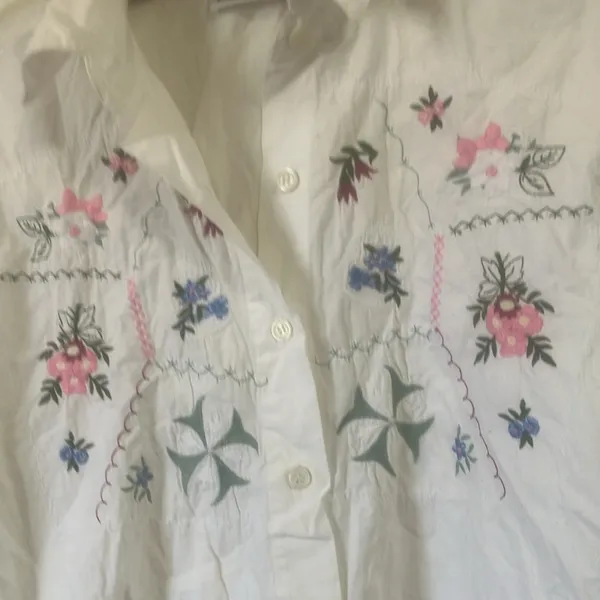 FINAL MARKDOWN Capacity Floral Embroidered Button - Image 2