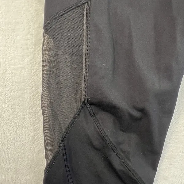 Lululemon Athletica‎ Size 10 Crop Capri Mesh Panel Leggings Black Zip Pockets - Image 4