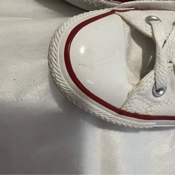 Converse Sneakers size 7 - Image 4