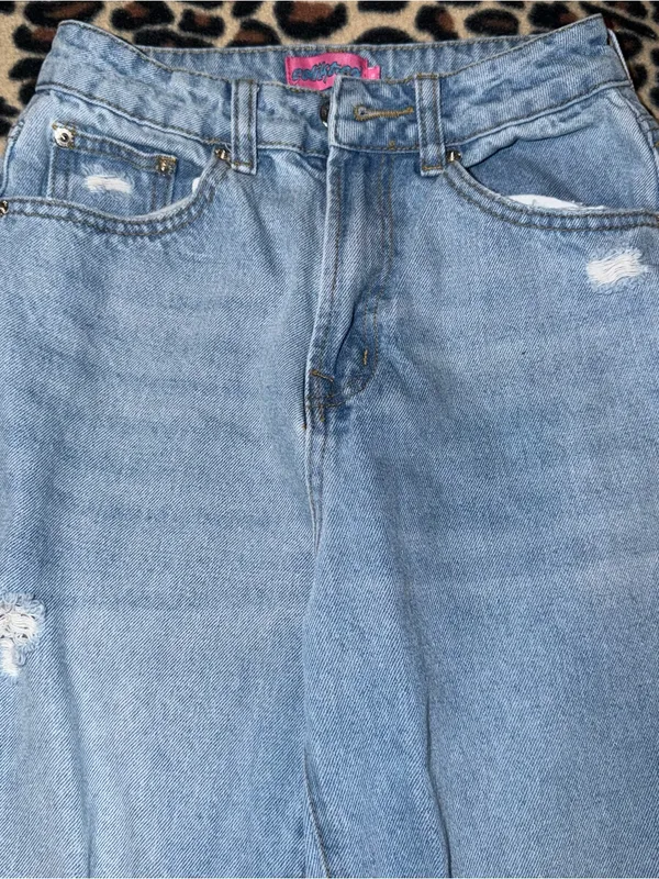 edikted light wash high-waisted wide leg distressed jeans - Image 3