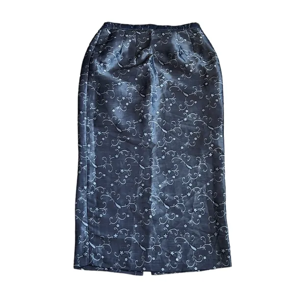 Beautiful Silver Embroidered Midi‎ Skirt Size XL - Image 2