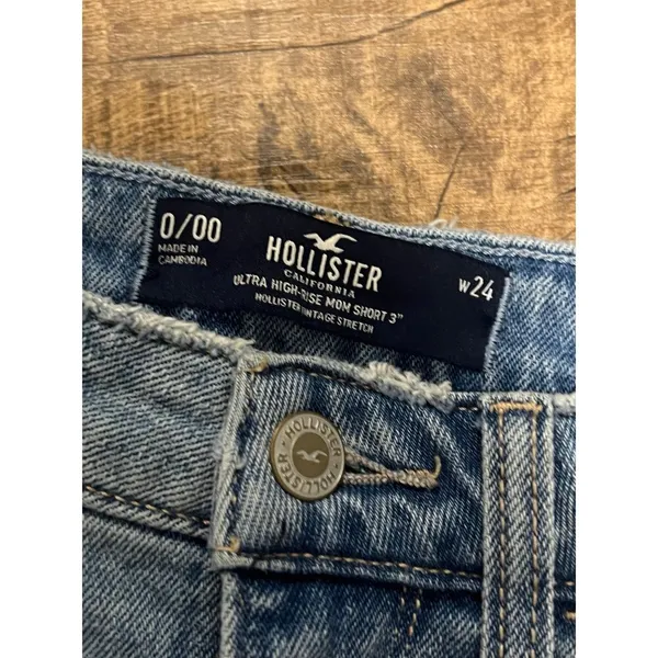 Hollister Ultra High-Rise Mom Short - Image 3