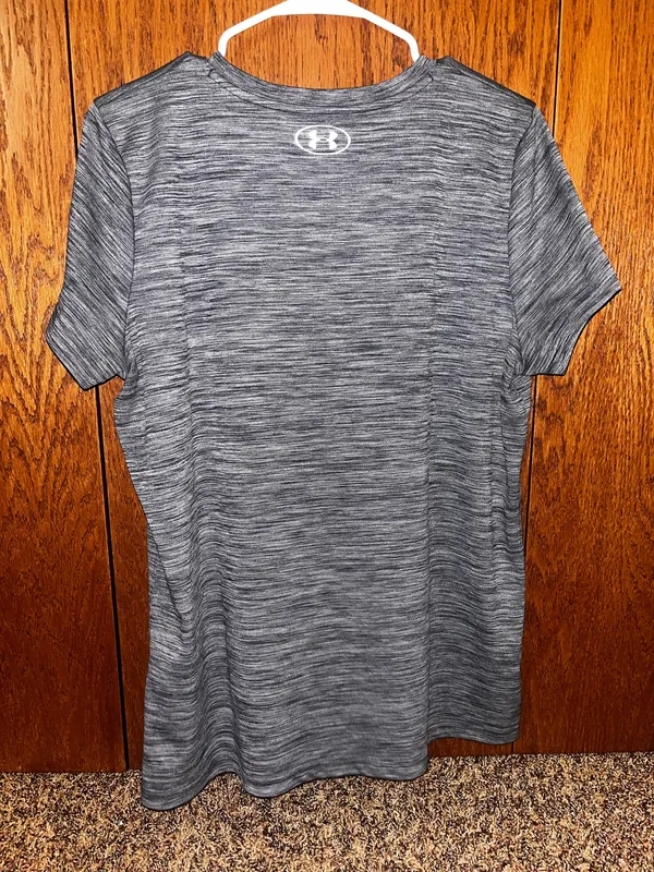 Women’s Under Armour HeatGear shirt - Image 2