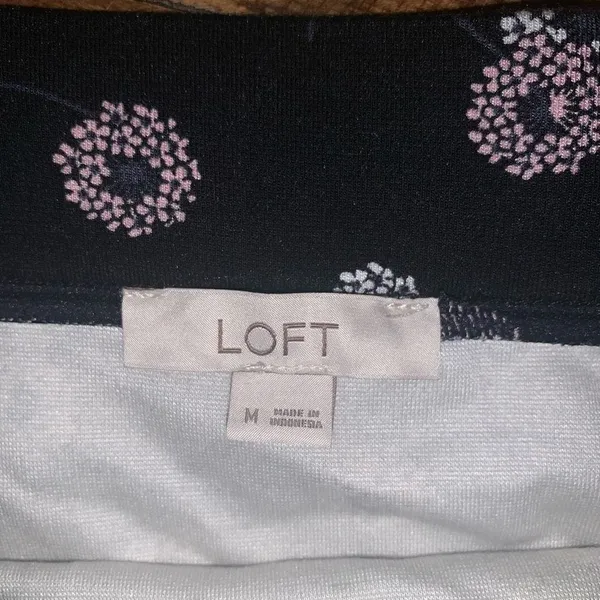 Loft daisy print ruffled knit M normcore knee length skirt - Image 2