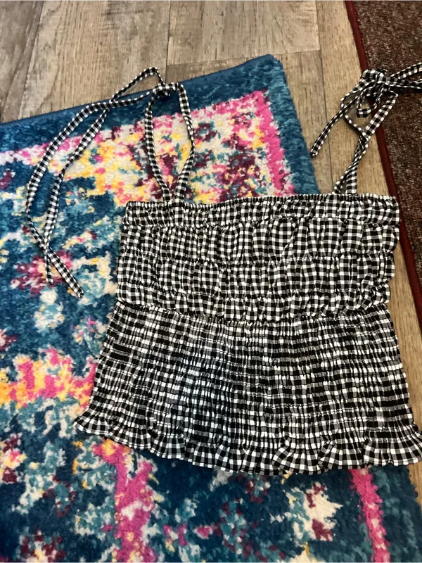Superdown Smocked Gingham Tie-Strap Crop Top - Black/White - Image 6
