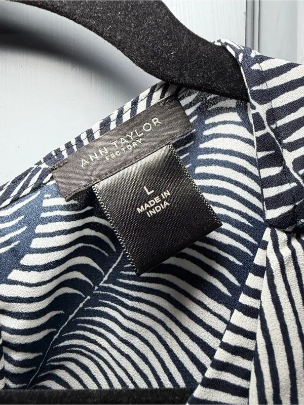 Ann Taylor Factory black and White Abstract Swirl Sleeveless Camisole - Image 2