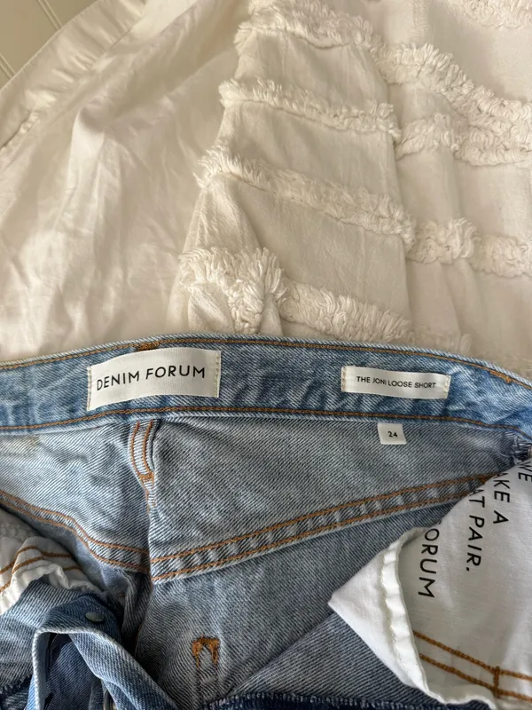 Aritzia Denim Forum Jean Shorts “the Joni loose short” - Image 4