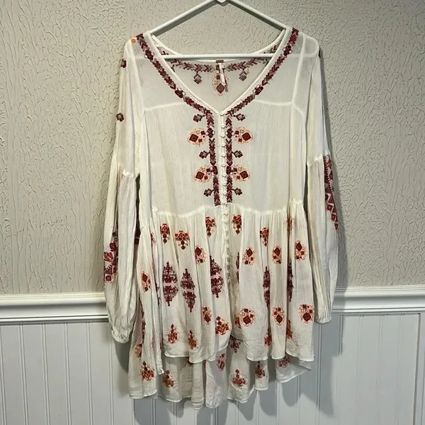 Free People Ariana White and Red embroidered tunic top size X Small - Image 4