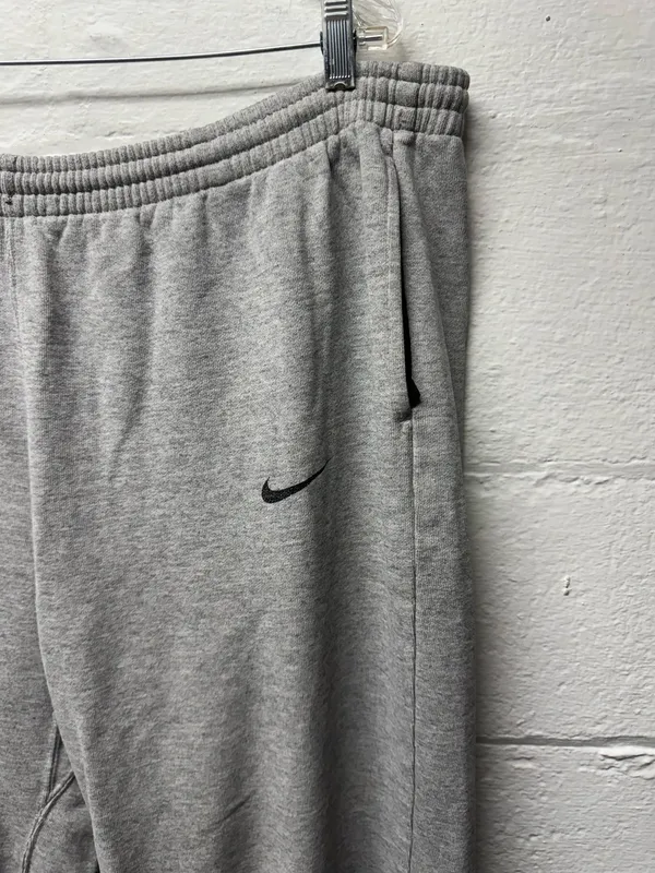 Nike Vintage Iowa Hawkeyes Football Joggers - Image 3
