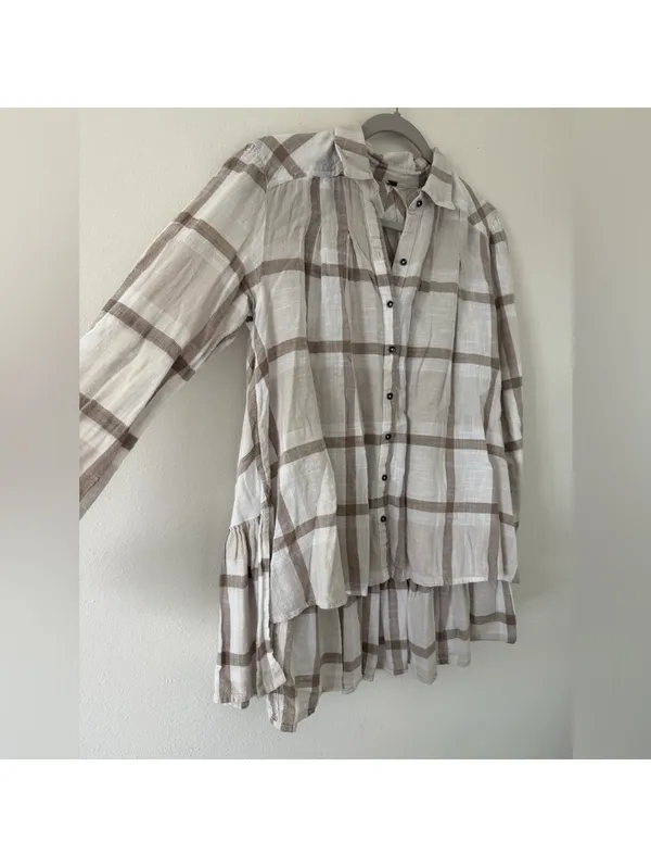 Free People Preppy in Plaid High Low Ruffle Back Flowy Button down size xs - Image 9