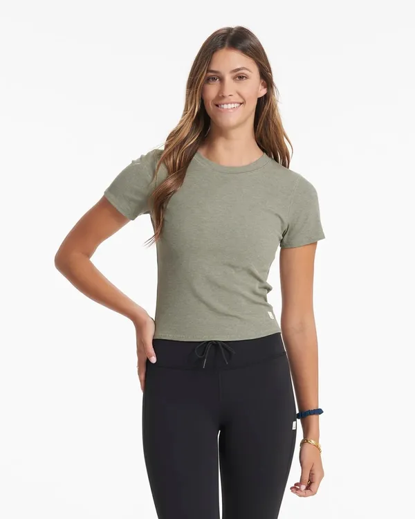 Vuori Pose Fitted Tee Laurel Heather - Image 3