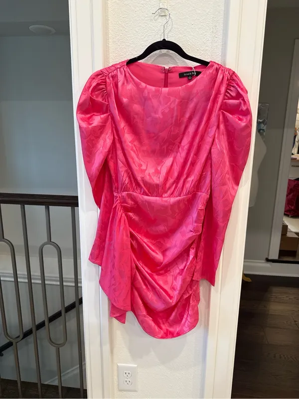 Strut & Bolt Hot Pink Satin Jacquard Puff Sleeve Mini Dress NWT Small - Image 2